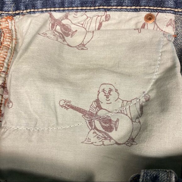 TRUE RELIGION Joey Distressed Wiskering Jeans w/ Embroidered Back Pocket Sz 32 - Picture 14 of 16